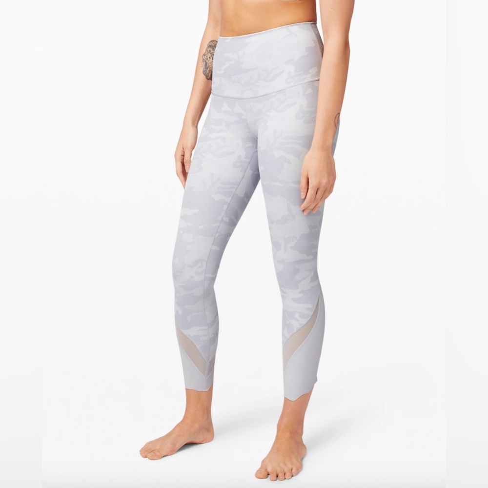 Lululemon Wunder Under Crop High-Rise, Roll Down Scallop Leggings 23", Size 10